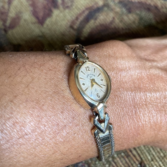 Rare Beautiful Lady Elgin 10k GF 23 Jewels Shock Proof Manual Wind Ladies Watch. - Picture 8 of 11